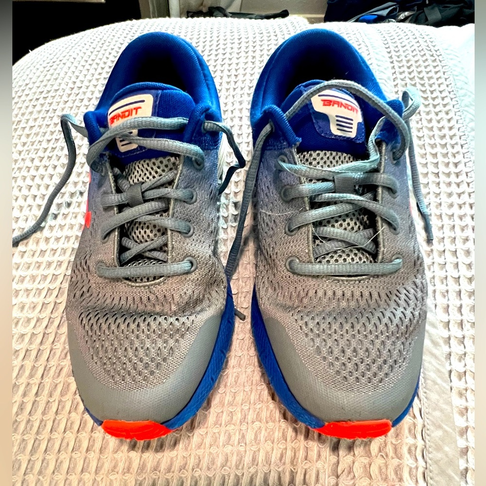 Under Armour size 4 kids tennis shoes.